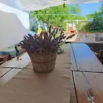 Mammaioa House *